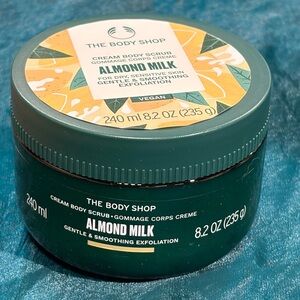 🌙 B157-6 The Body Shop Almond Milk Cream Body Scrub